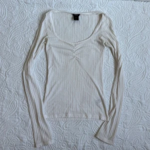 långärmad tröja från lindex - xs i storlek 