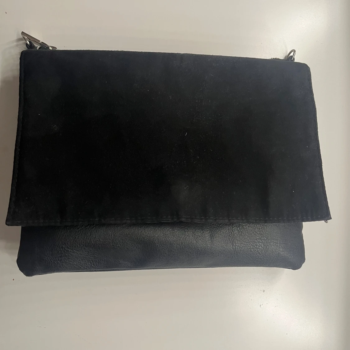 Svart mocka och skinn axelväska - 1