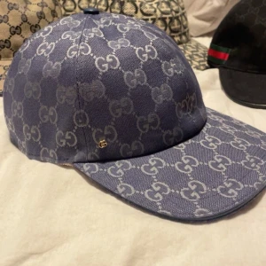 Dubai blå gg keps - Hör av er om ni har några frågor🫡