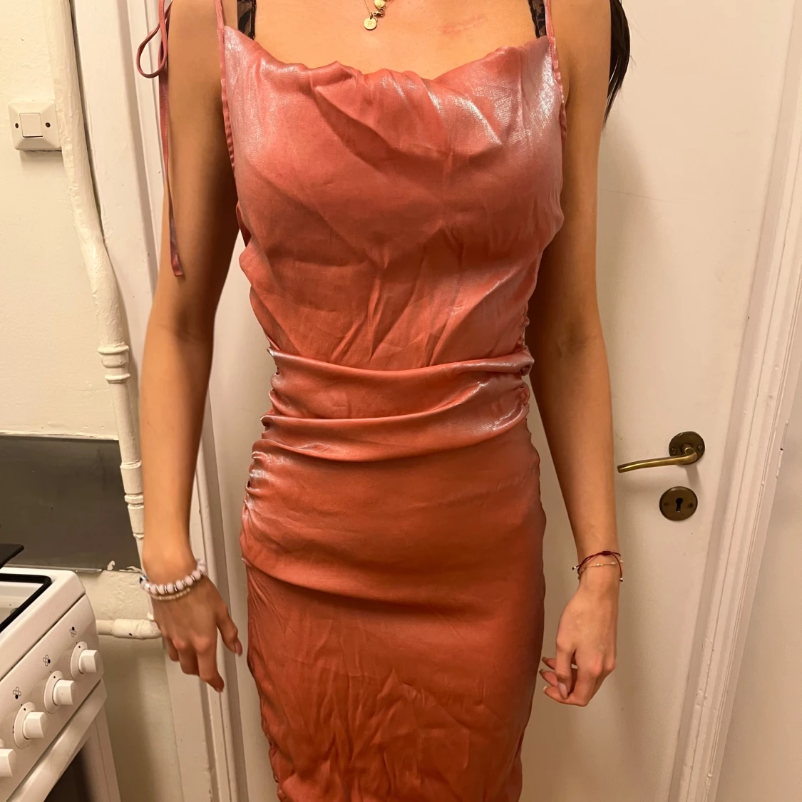 Rosa Klänning med Snörning - 4