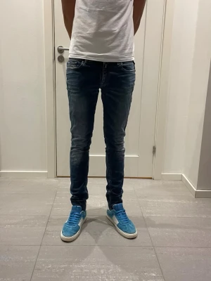 Replay Jeans - Säljer nu dessa Replay Jeans som är unisex modell, W31 o L32, skriv för fler bilder/frågor🙌🏼
