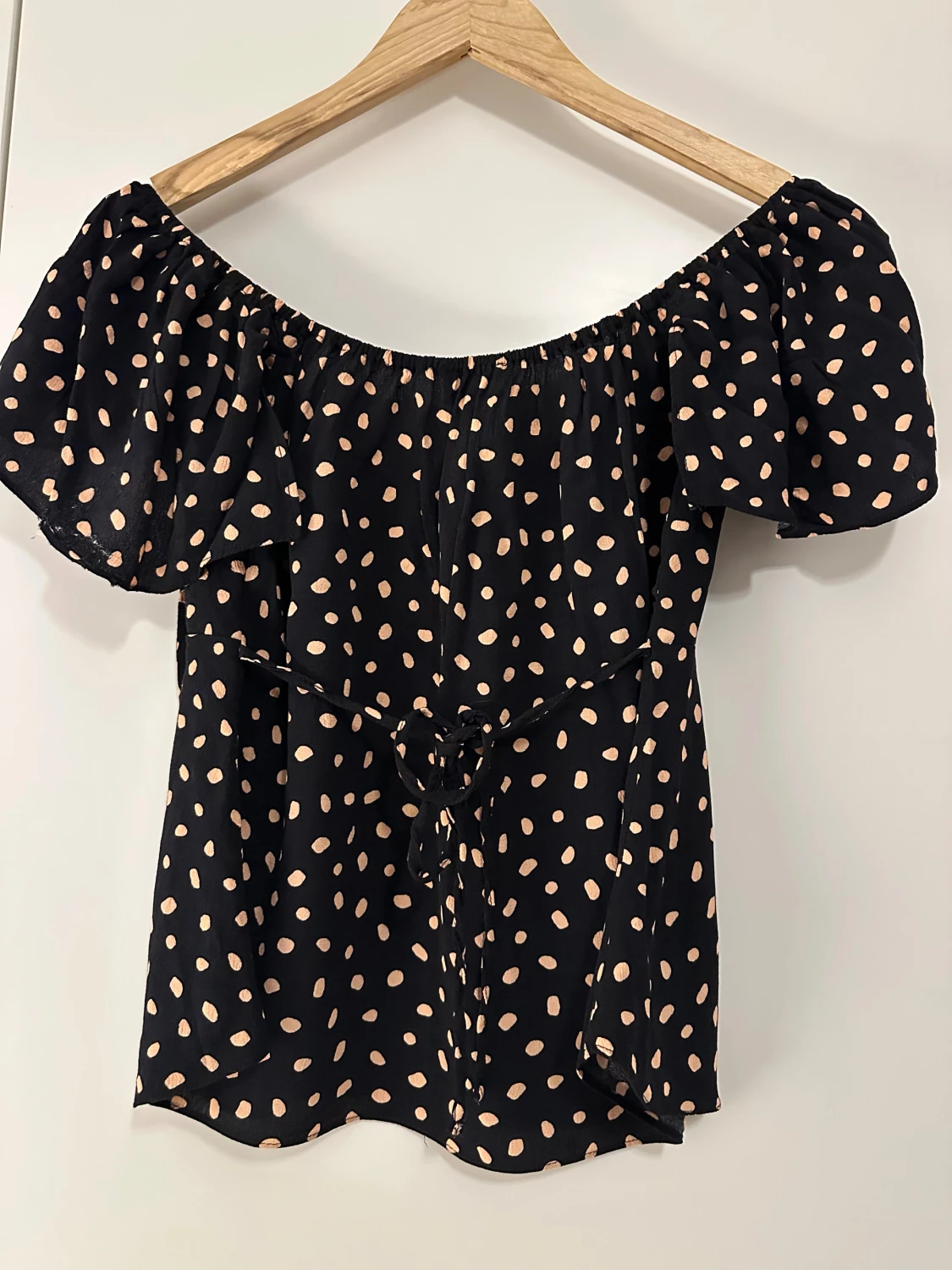 Svart prickig blus från River Island - 2