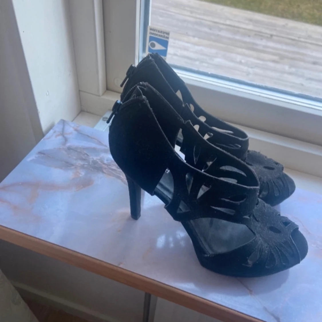 Svarta klackskor från Graceland - 1