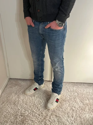 Replay jeans  - Replay Rob Jeans | skick 9/10 | Storlek 31/34 | Pris - 499kr | Modellen är ca 179cm lång | Hör av dig vid minsta fråga eller fundering!!