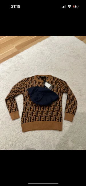 Barn tröja - Barn tröja helt ny storlek 86