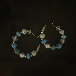 Öronhängen  - Säljer dessa öronhängen, helt oanvända:) Frakt eller mötas upp i Kalmar:)