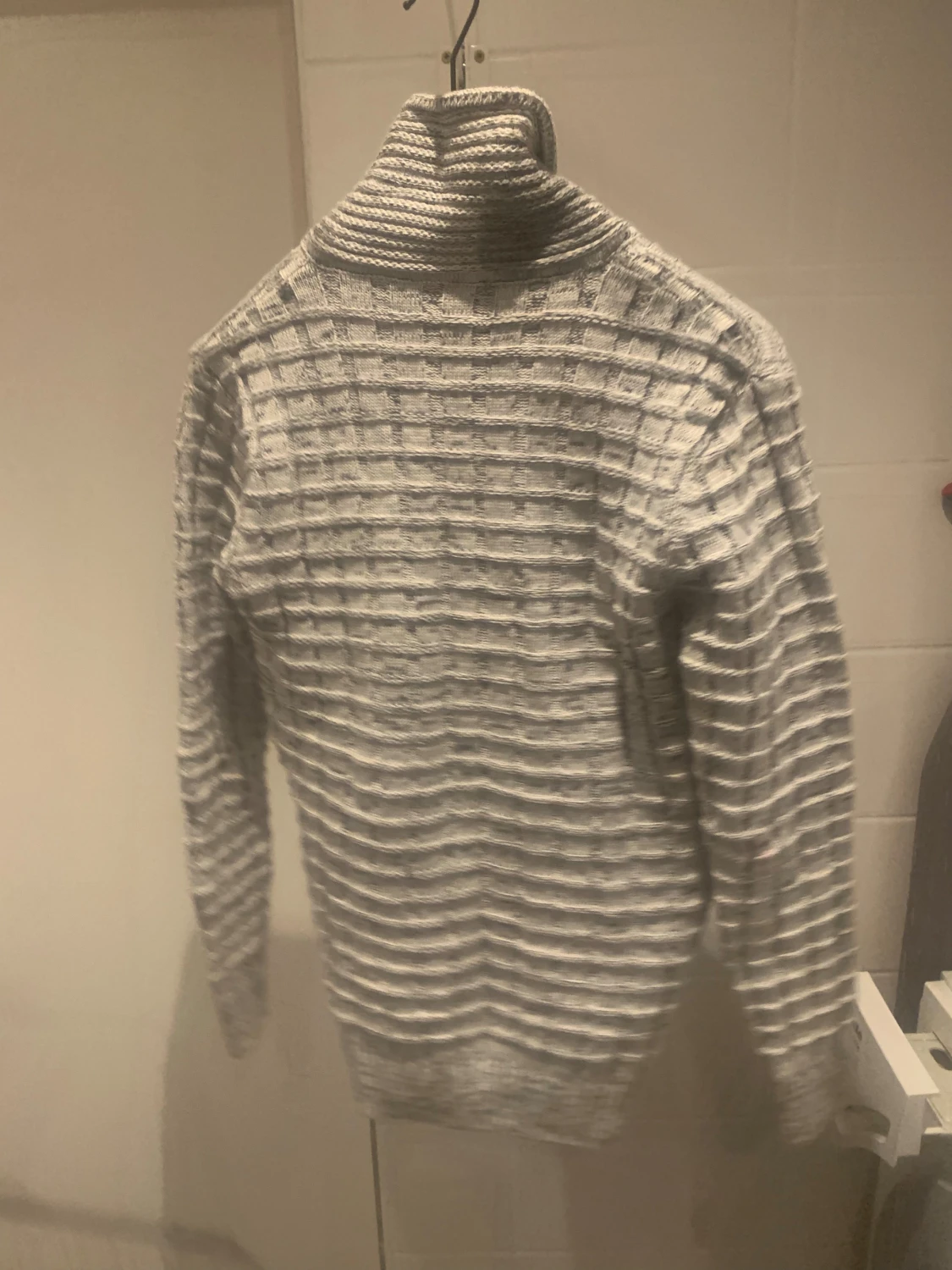 Grå stickad kofta från Battistini - 1