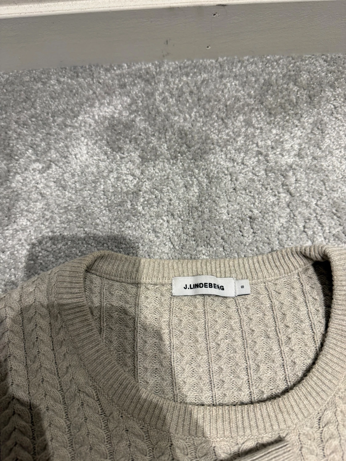 J Lindberg stickad tröja till salu! - 1