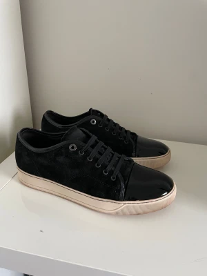 Lanvin cap toe  - Säljer nu dessa Svarta lanvin cap toe i uk 8 som passar 42-43, skriv för fler bilder/frågor🙌🏼