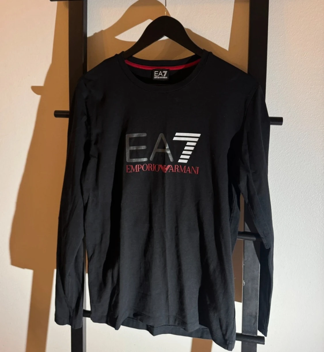 Svart långärmad topp EA7 Armani