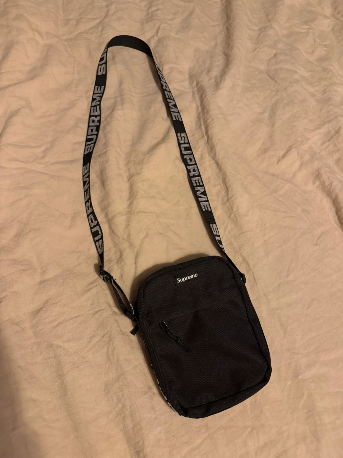 Supreme svart axelväska Cordura