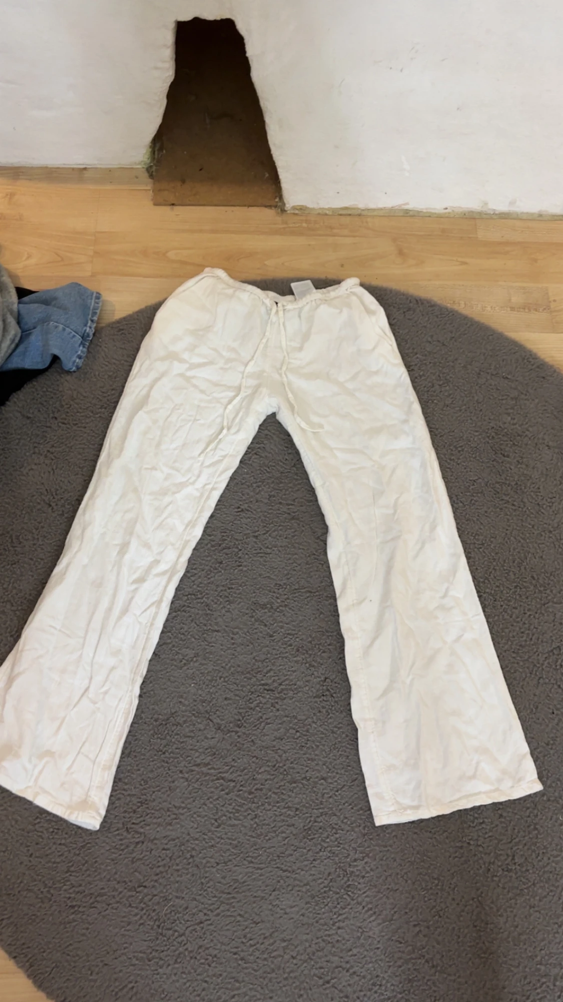 Vita linnebyxor med snörning - 1