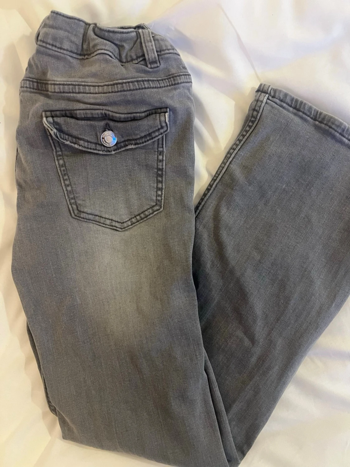 Grå bootcut jeans  - 2