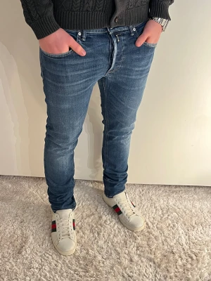 Replay jeans  - Replay Jeans | skick 9/10 | Storlek 32/32 | Pris - 549kr | Modellen är ca 179cm lång | Hör av dig vid minsta fråga eller fundering!!