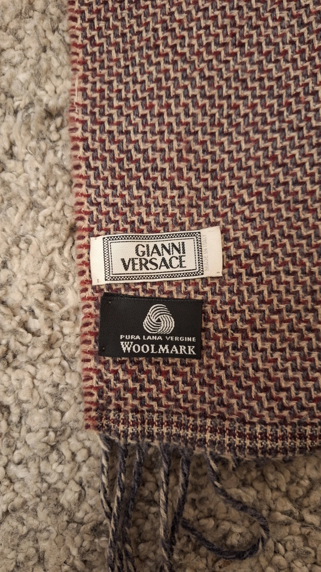 Vinröd halsduk från Versace med fransar - 5