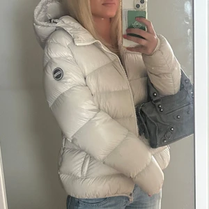 Colmar jacka - Jätte snygg colmar jacka💕är öppen för byten💕osäker på storlek o pris kan diskuteras