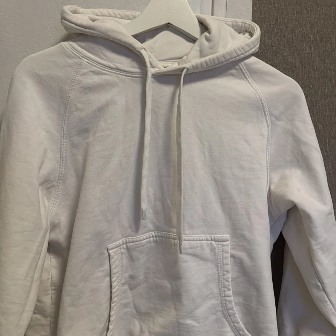 Vit hoodie från Marwin - 1