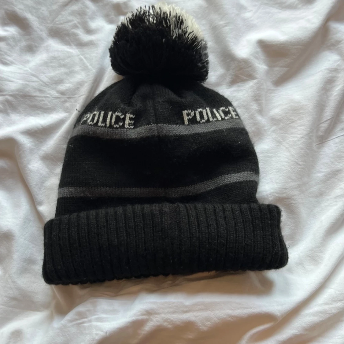 Svart NYPD mössa med tofs - 2