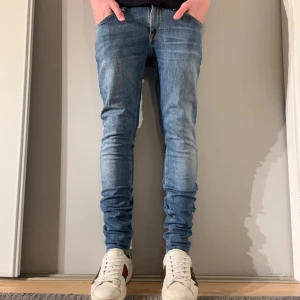 Nudie Jeans - Nudie Jeans| Storlek: 29/32| Modellen är 177 cm| Skick: 9/10| Pris: 349kr| Priset går alltid att diskutera!|