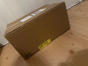 Slutsålda GlossGods adventskalender/ julkalender  - Helt ny i kartongen den kom i!  Glossgods ALL BUNDLED UP smink kalender.  Slutsåld!  Värde 8119kr OBS! Spoilers bild 2-5 (Kan även mötas upp i hela Stockholm/Uppsala/Södertälje)