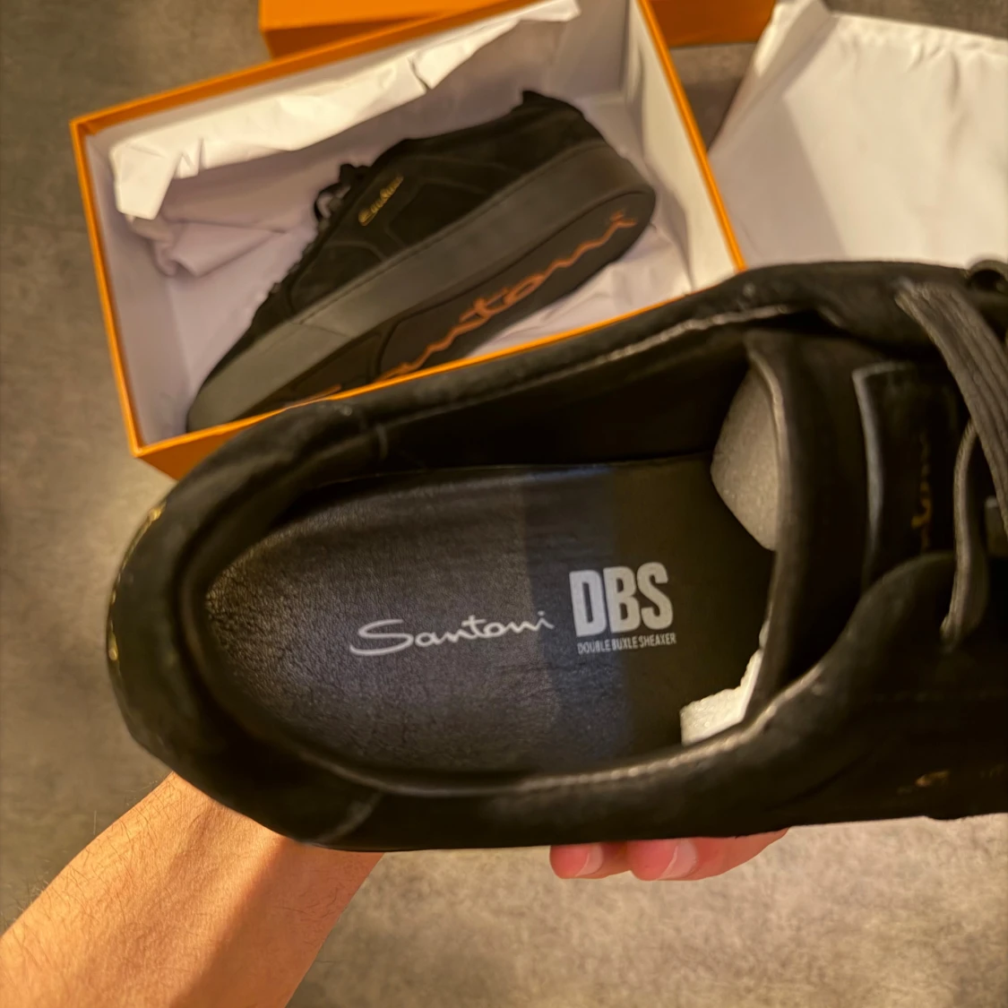 Svarta sneakers från Santoni i mocka - 4