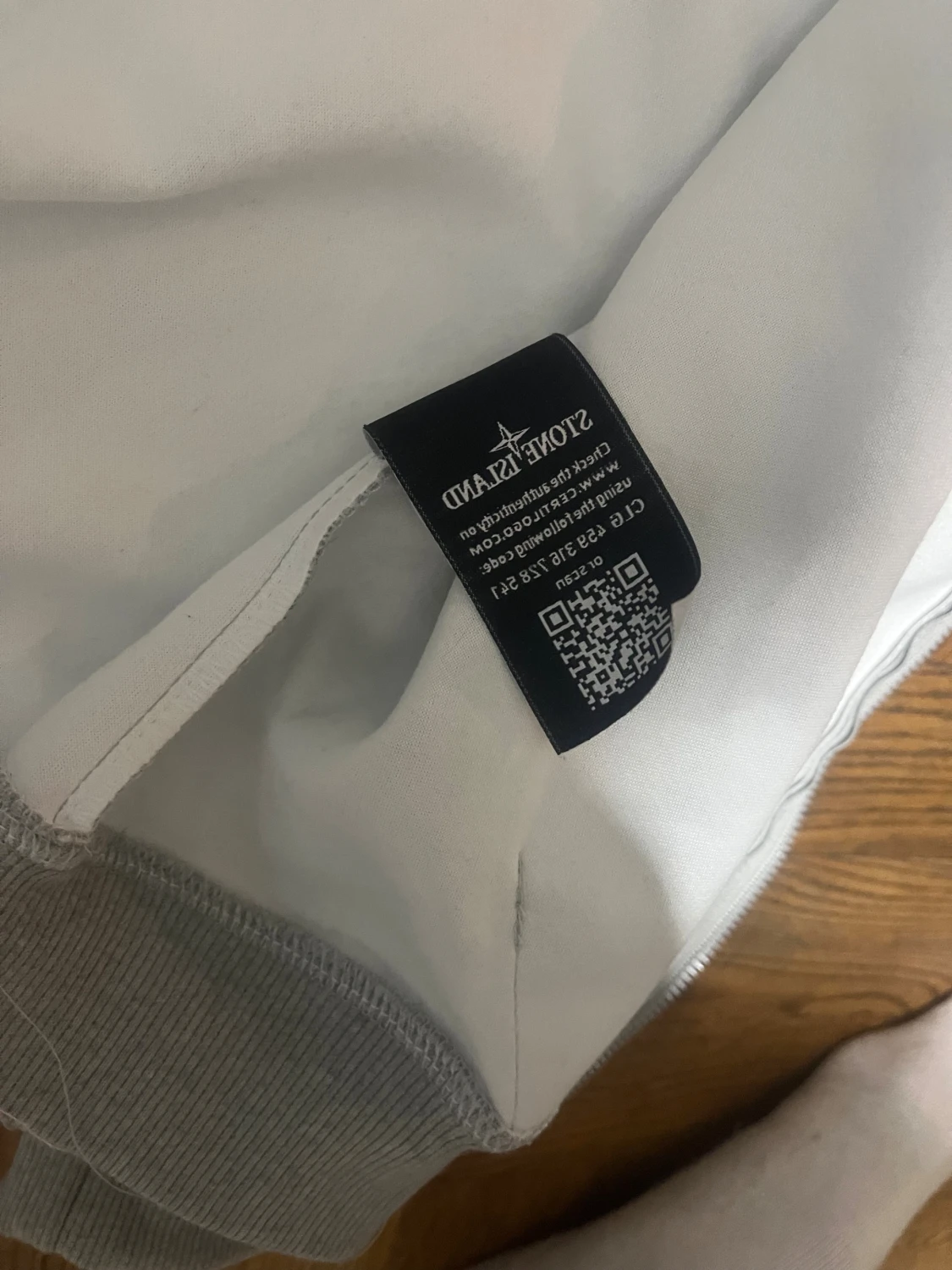 Grå hoodie från Stone Island - 4