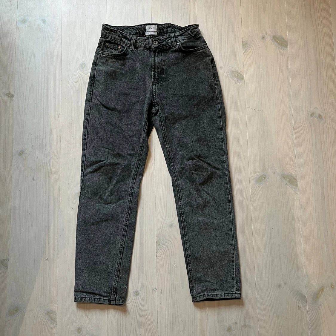 Svarta jeans från Grunt organic - 1