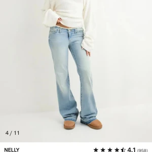 Bootcut ljusblå jeans från Nelly - Snygga bootcut jeans i ljusblå tvätt från Nelly. Modellen har låg midja och klassisk, andvänt 1-2 gånger.  Och pris kan diskuteras ….. frakt står för er 49kr
