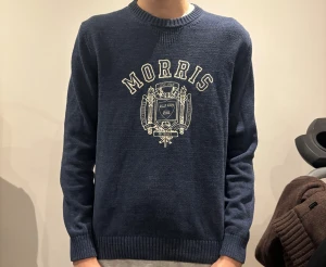 Morris hoodie - Riktig snygg Morris hoodie med loga på bröstet🤝