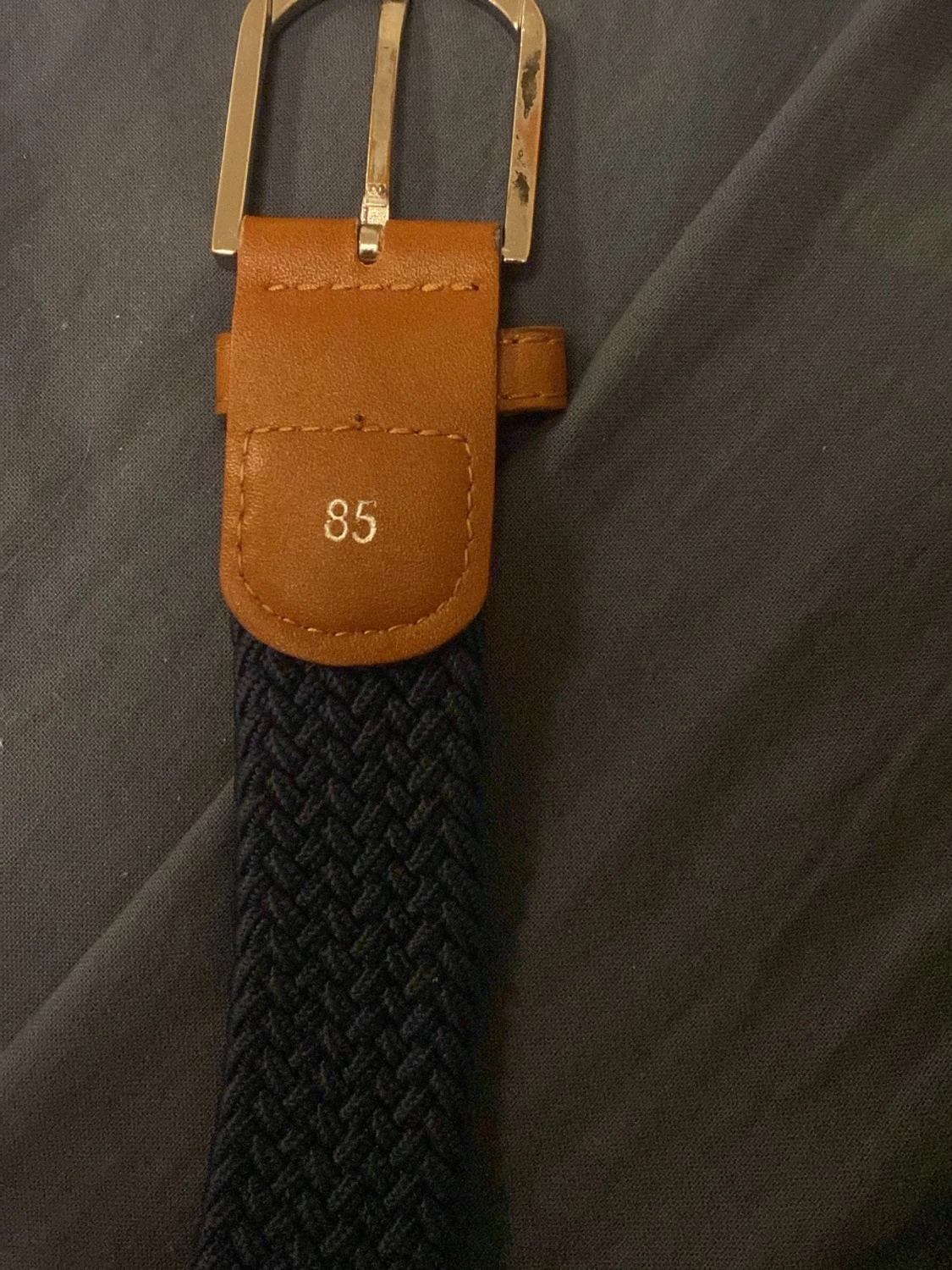 Mörkblå flätat bälte med läderdetaljer - 1