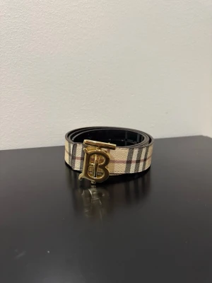 Burberrybälte  - 115 cm