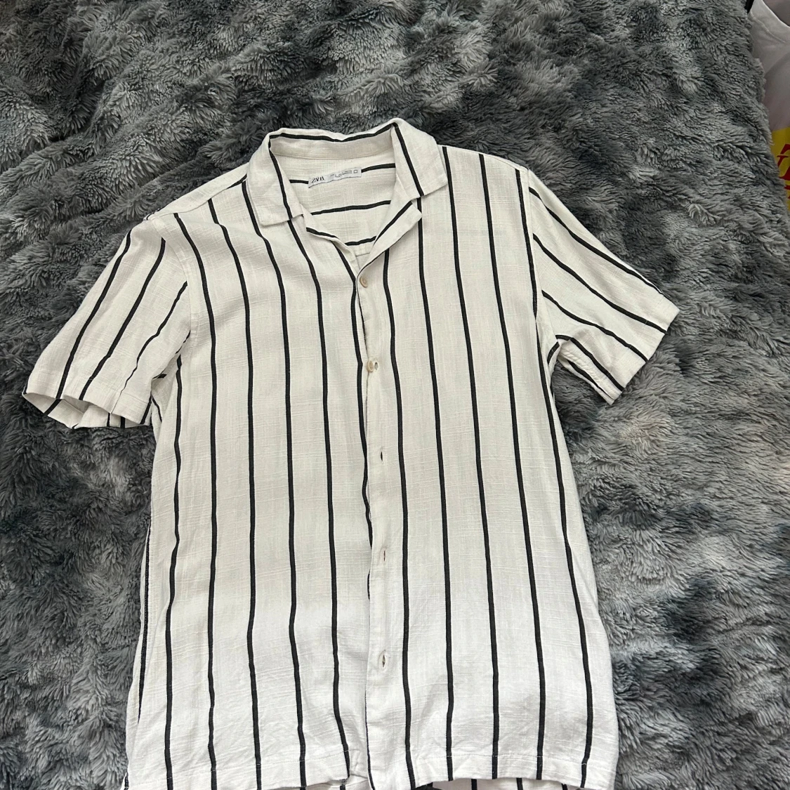 Randig kortärmad skjorta från Zara - 1