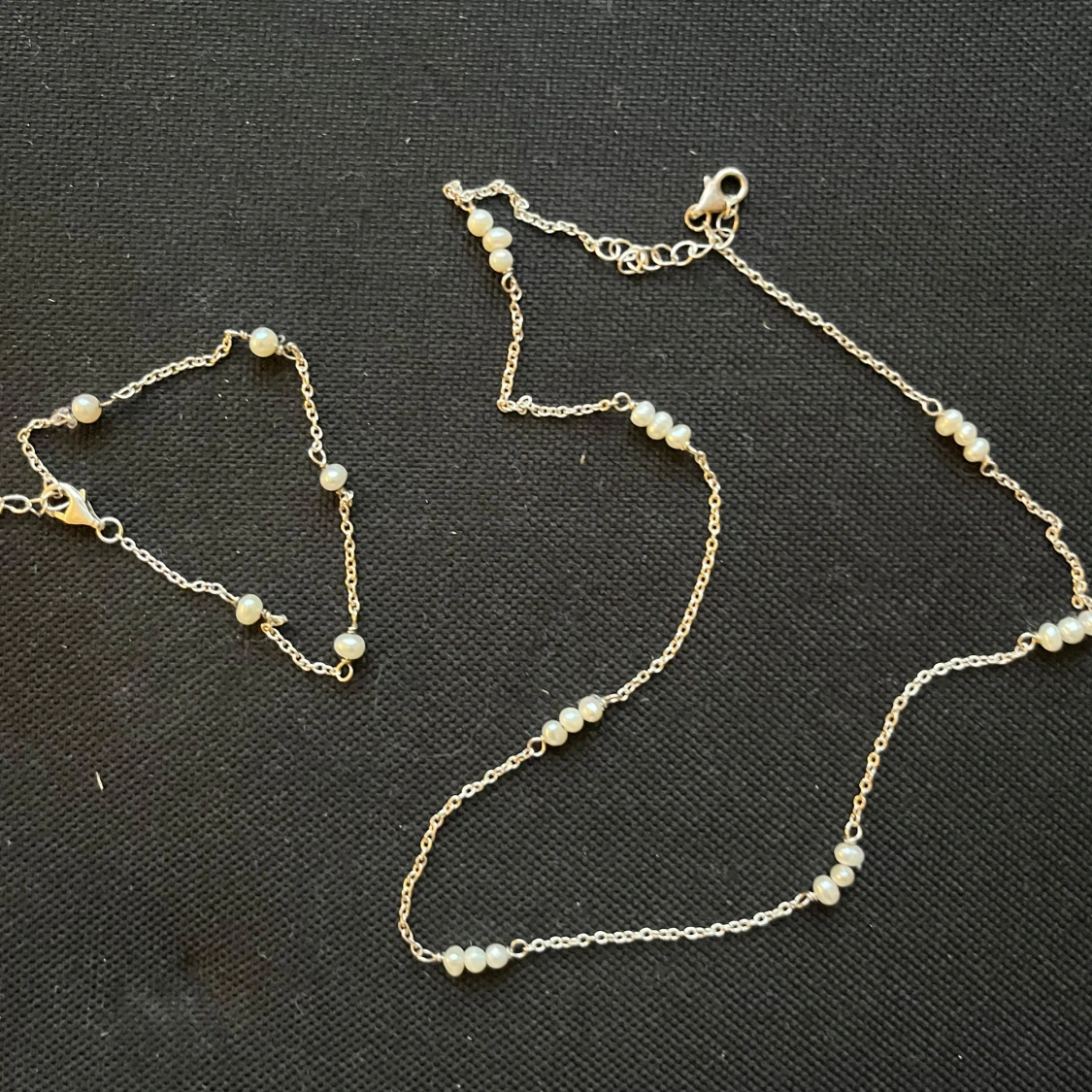 Silverhalsband och armband med pärlor - 1