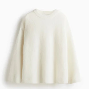 Vit stickad Mohair tröja - Helt ny med prislappen kvar💞