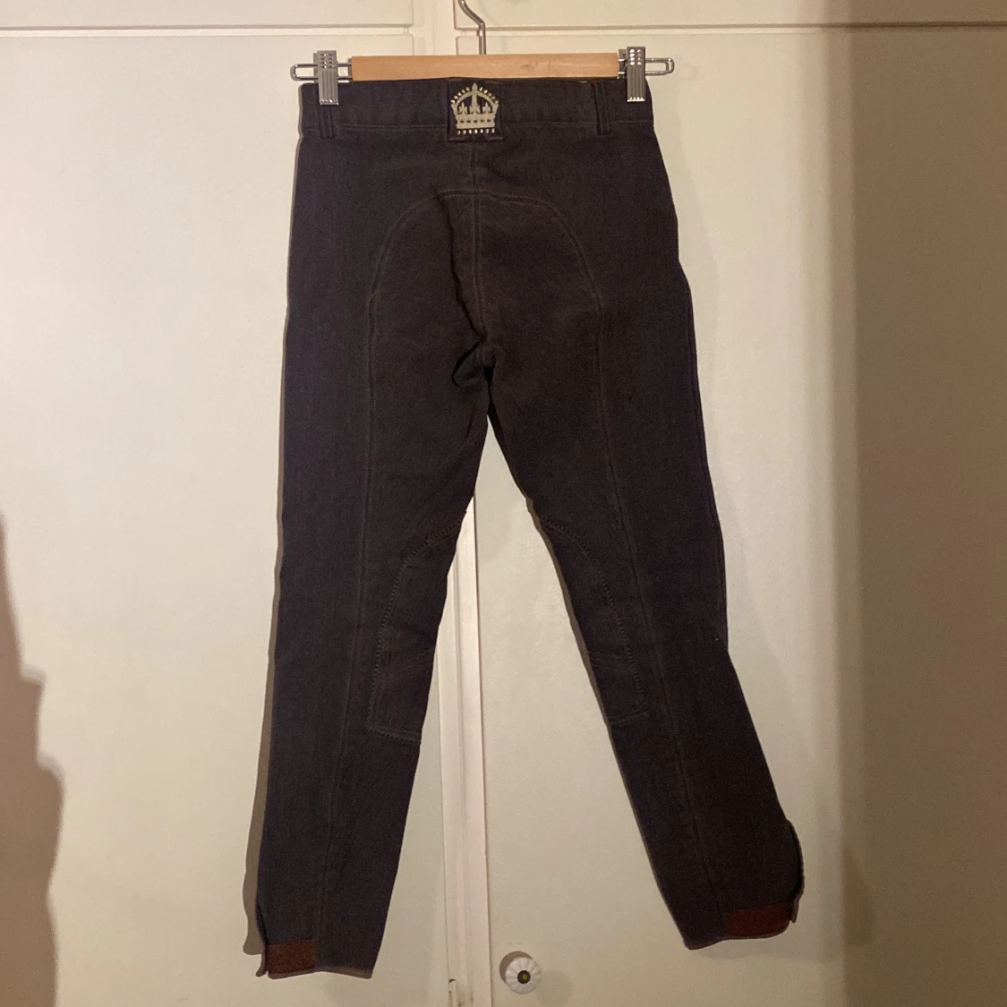 Mörkbruna ridbyxor från CRW, stl 150 - 1