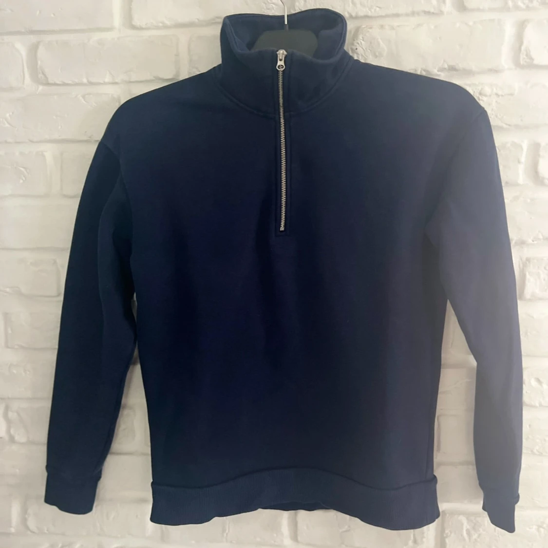 Mörkblå half zip tröja