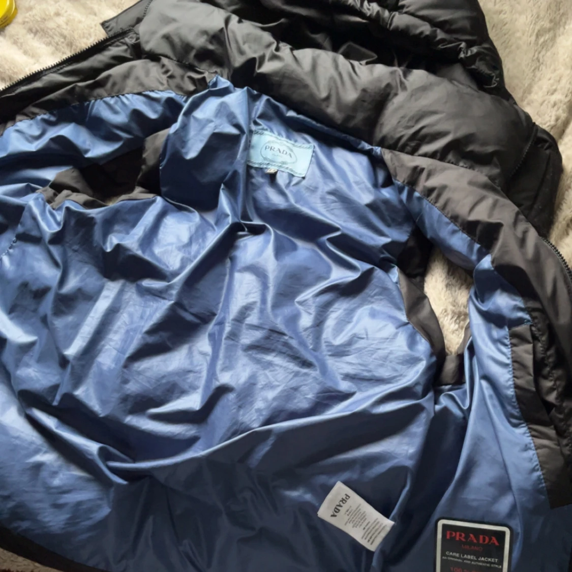 Svart dunväst från Prada