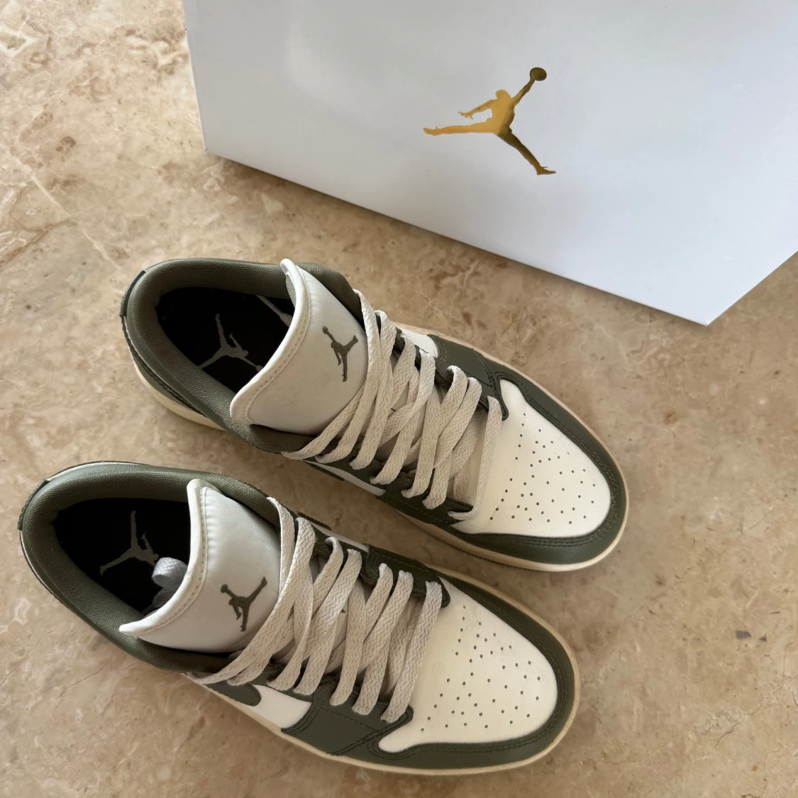 Nike Air Jordan 1 Low Olive/White - 2