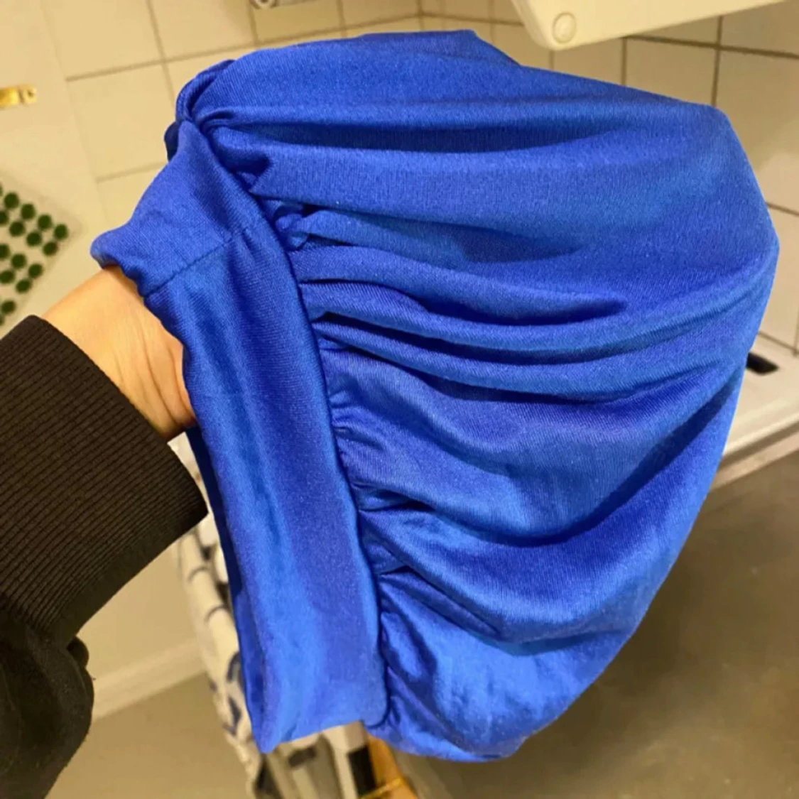 Bonnets i äkta siden nya oanvända - 2