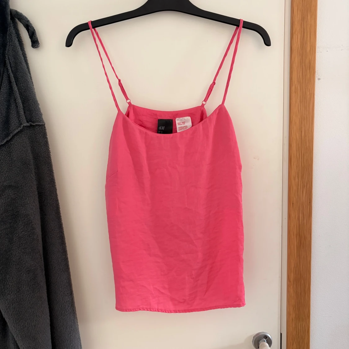 Rosa linnetopp från H&M med tunna band