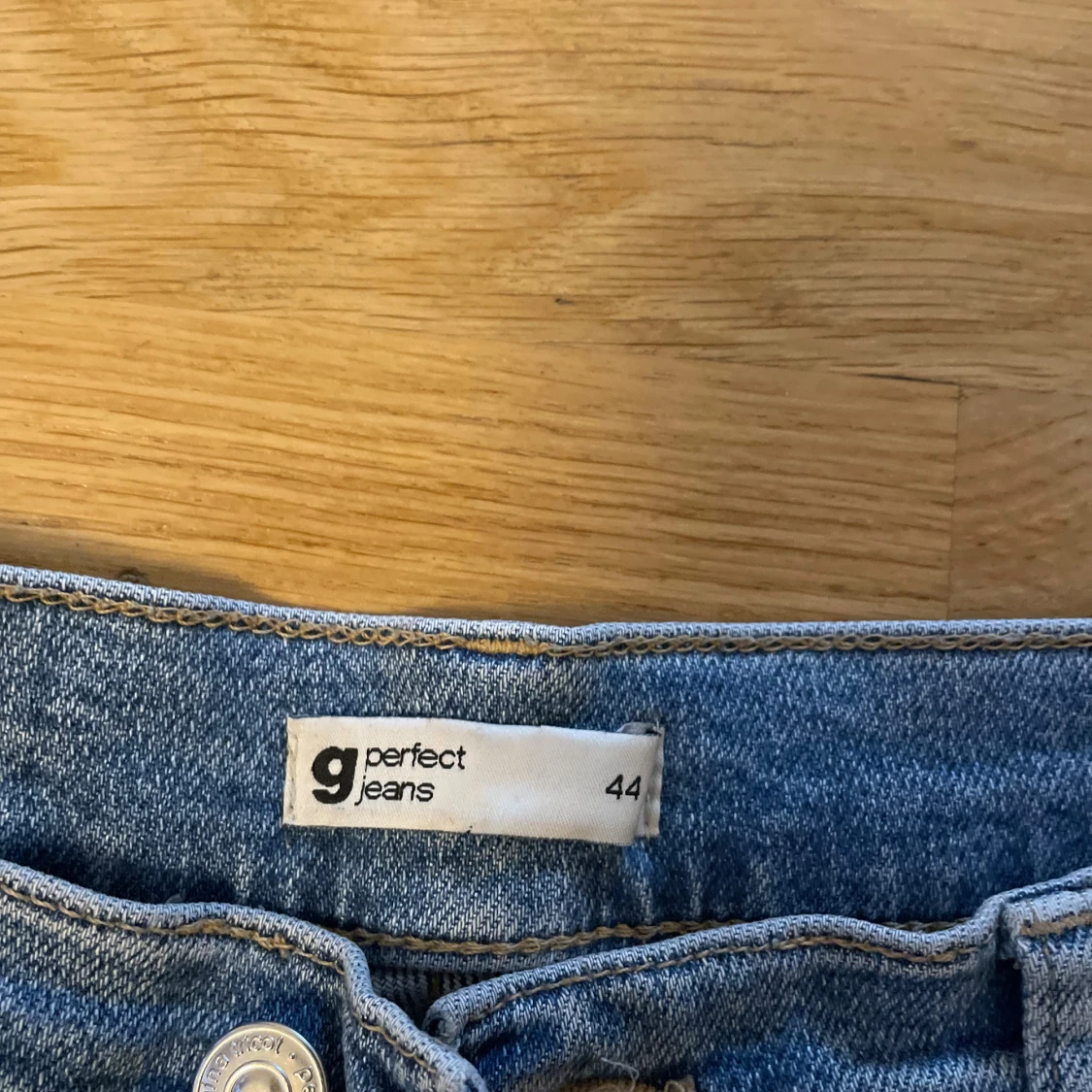 Blå jeans från Gina tricot , stl 44 - 2