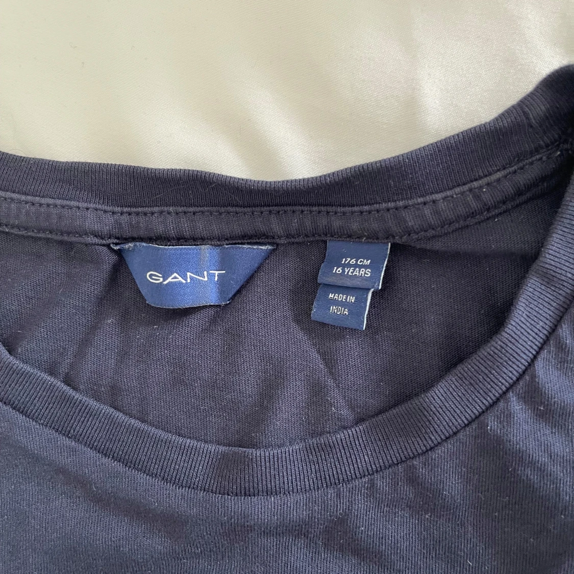 Mörkblå GANT t-shirt med mjukis byxor - 1