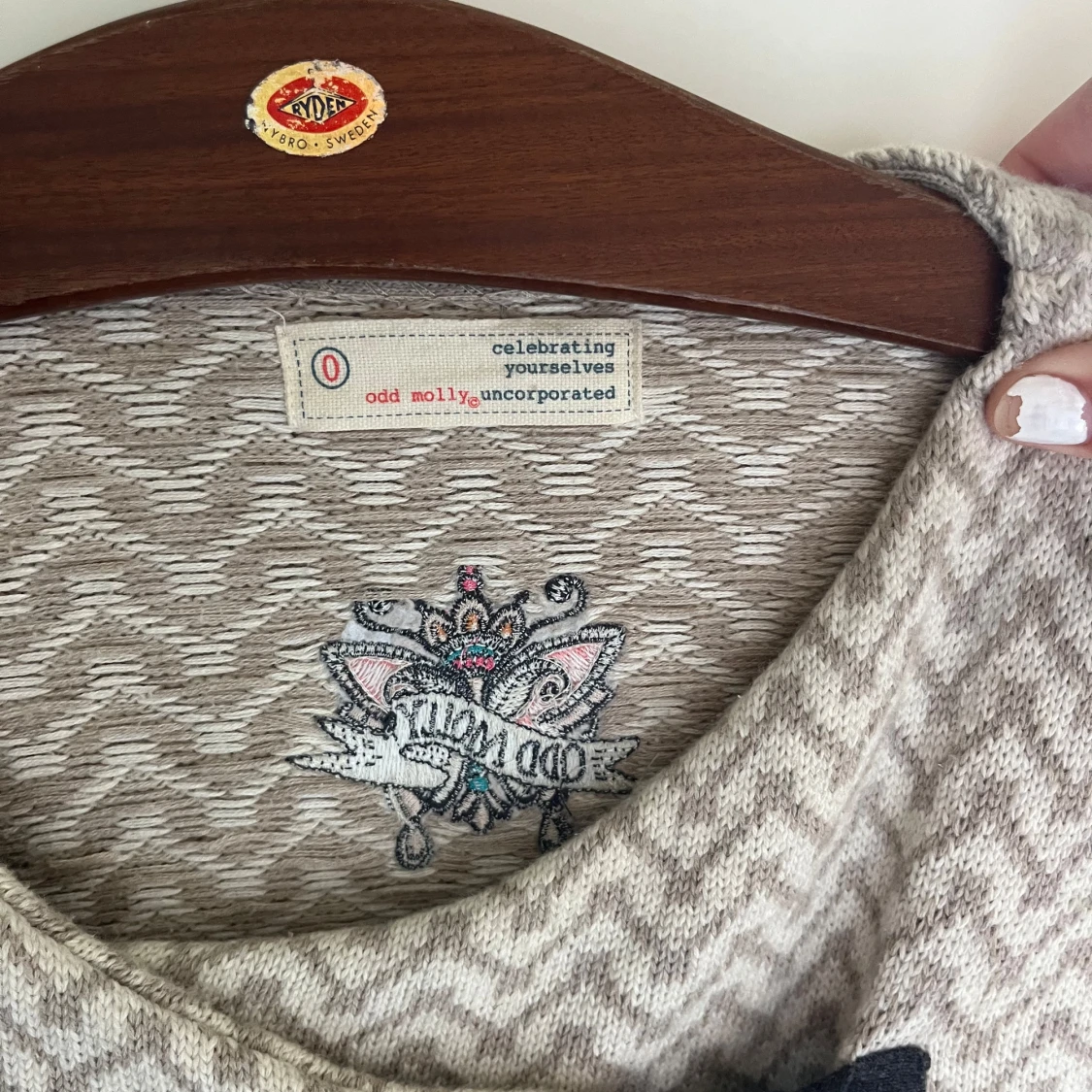 Beige kofta från Odd Molly med rosett - 1