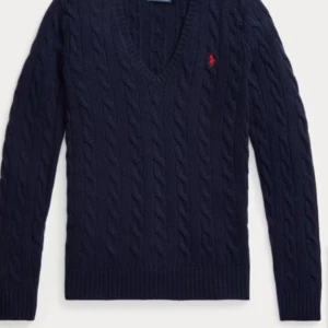 Marinblå Ralph lauren tröja - Säljer en jätte fin stickad tröja från Ralph lauren i storlek M men passar också S och XS🩷