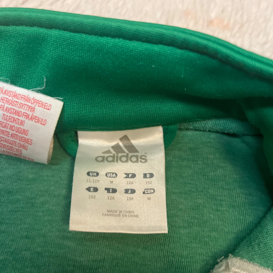 Grön Adidas ziptröja med vita ränder - 2