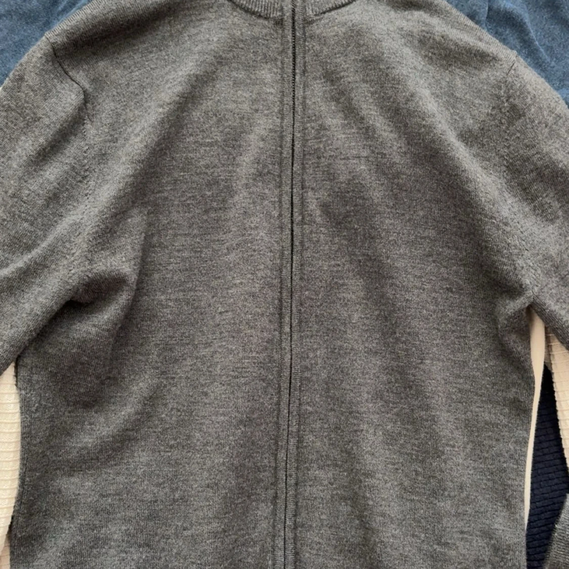 Grå merinoull kofta från These Glory Days - 3