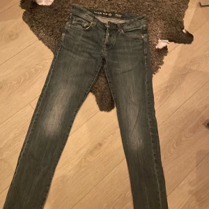 A&C jeans - Feta jeans från A&C. Storlek 30/34 men skulle säga att dom är rätt små i storleken, ganska slim. Mycket bra skick.