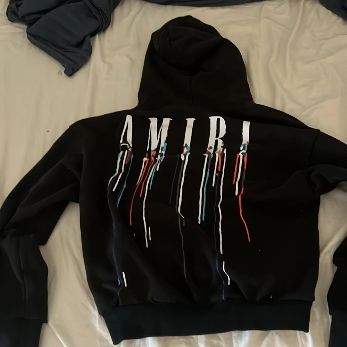 Svart Amiri hoodie med färgstänk - 90