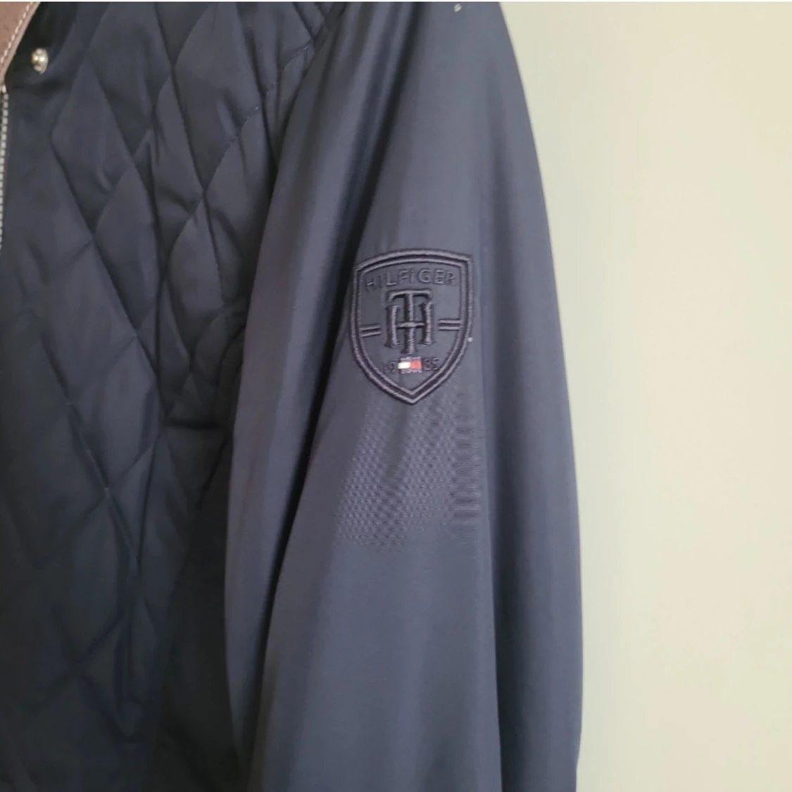 Mörkblå quiltad jacka Tommy Hilfiger - 3