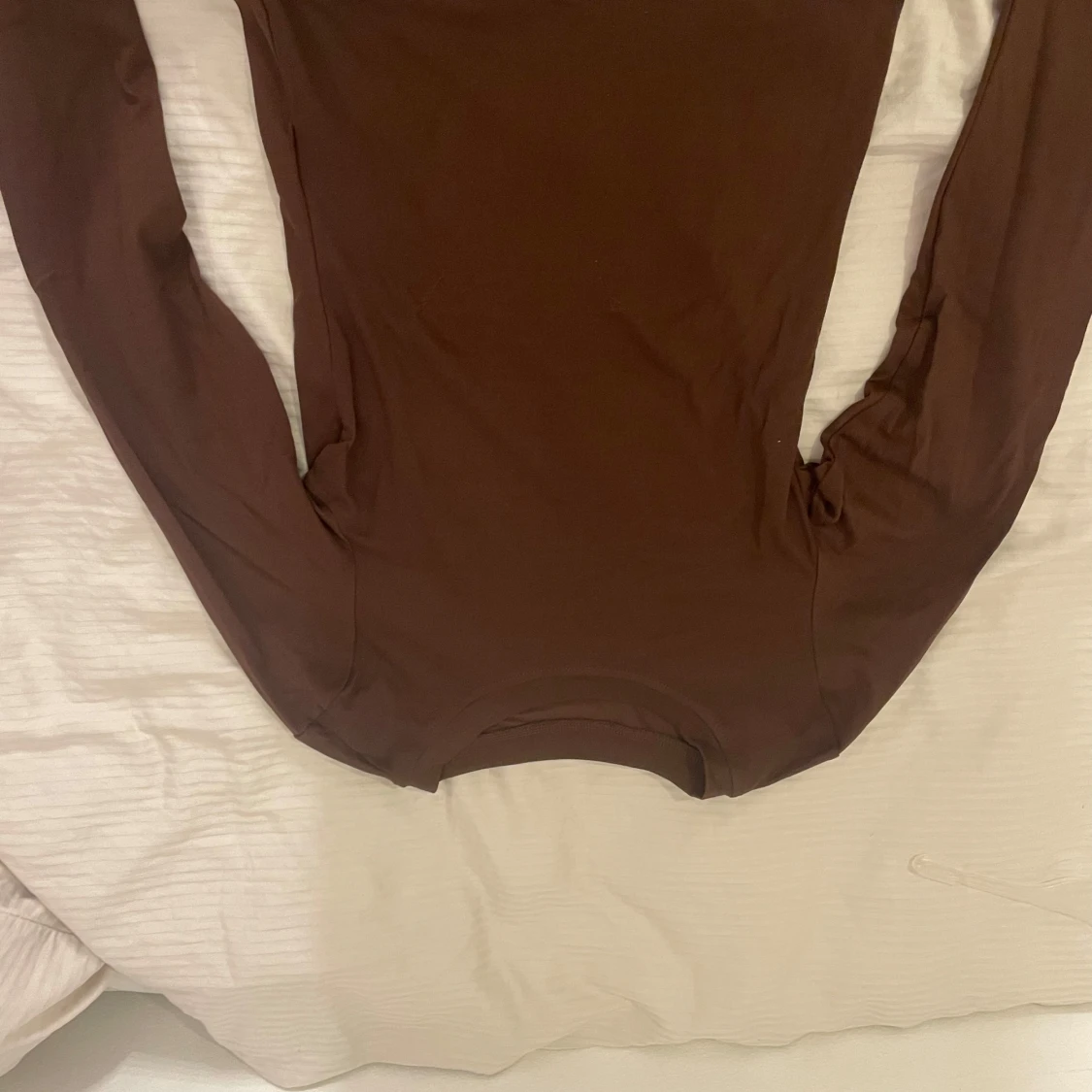 Brun ribbad långärmad topp - 1